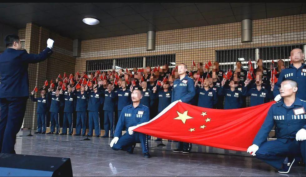 暖阳下的女孩们